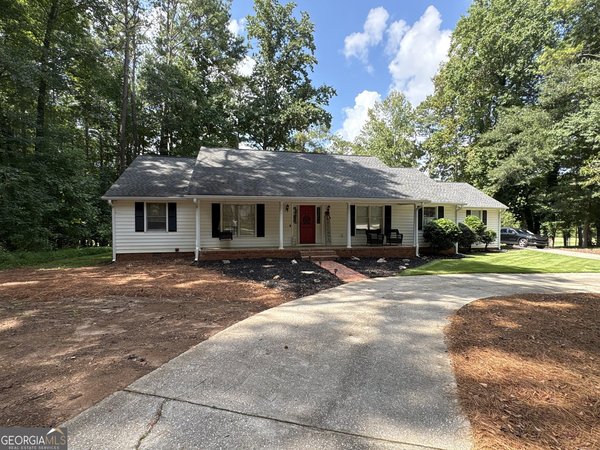 37 Stonehaven Drive Newnan