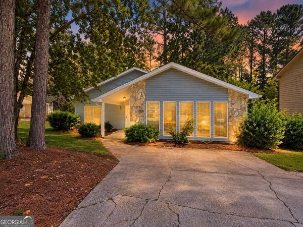 6260 Mozart Drive, Riverdale