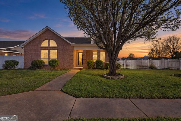 87 Park Ln, Warner Robins