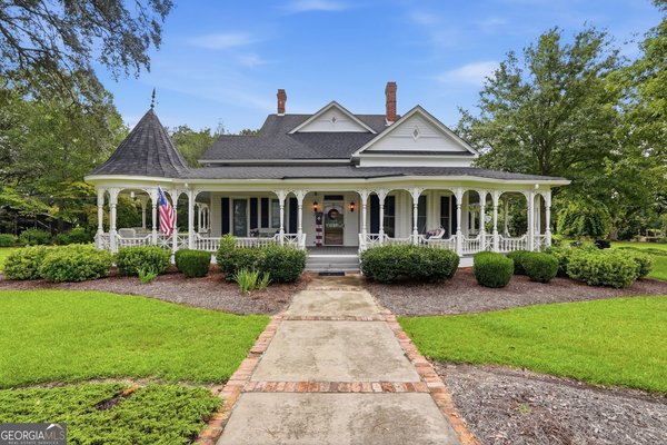 309 College Street Twin City