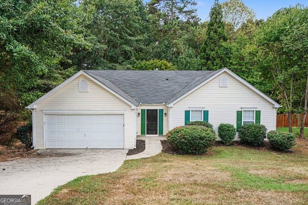411 Crested View Drive, Loganville