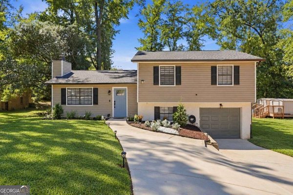 3316 Alcazar Drive, Lilburn