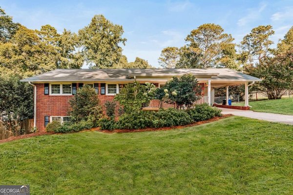 255 Caroline Avenue, Athens