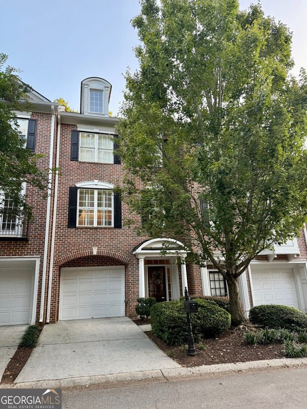 1607 Waters Edge Trail, Roswell