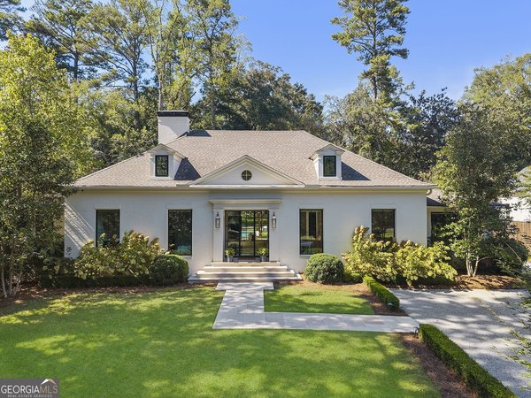 main picture of 447 Valley Road, Atlanta