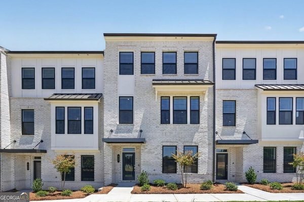 627 Oak Bluff Drive Cumming