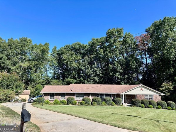 2653 Amberly Way, Snellville