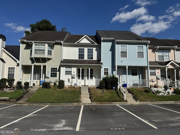 5889 Trent Walk Drive Lithonia