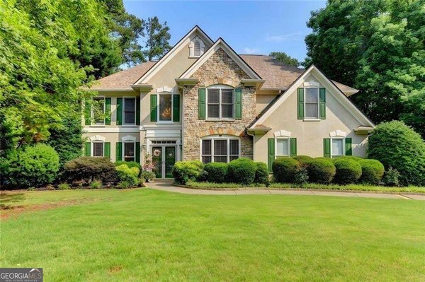 main picture of 677 River Cove Court, Dacula