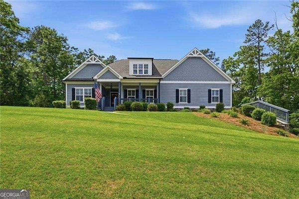 423 Spring Lake Hills White