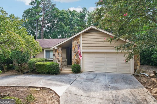 1008 Muirfield Drive Marietta