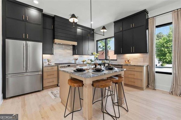 1964 8th Street Atlanta