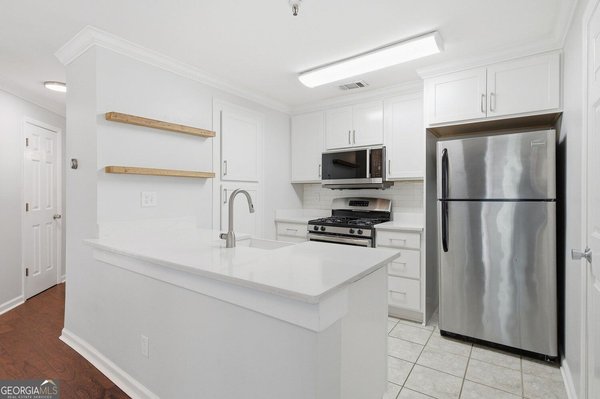 2068 River Heights Walk Marietta