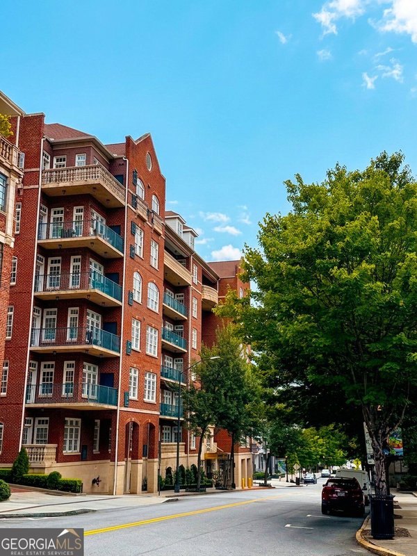 77 Peachtree Place Atlanta