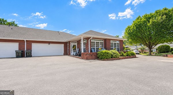 4232 Pondview Way Oakwood