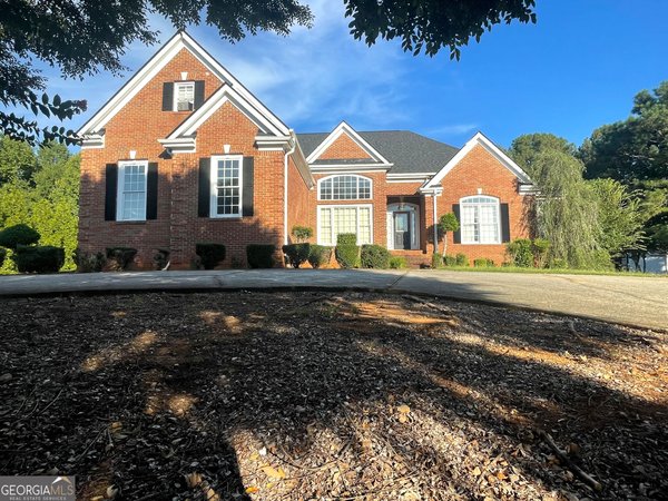 140 Lake Lucinda Drive, Covington