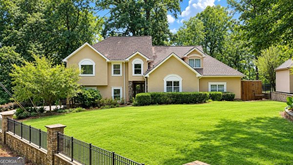 6319 Lakeview Drive, Buford