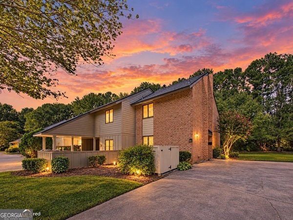 2483 Cedar Canyon Road, Marietta