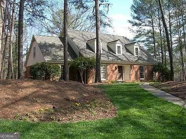 7085 Glenridge Drive Sandy Springs