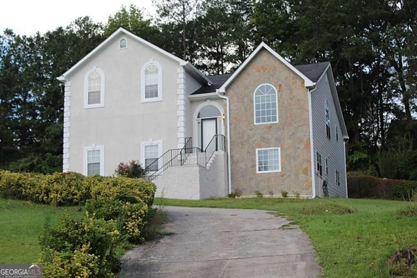 2053 OakLeaf Lane Lithia Springs
