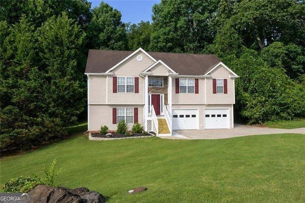 main picture of 114 Waterbury Lane, Braselton