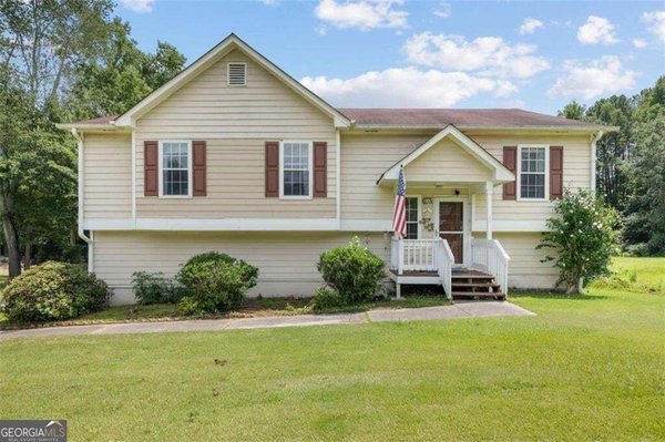 main picture of 306 Crosswalk Drive, Auburn
