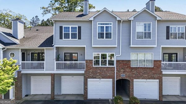 105 Vinings Forest Circle Smyrna