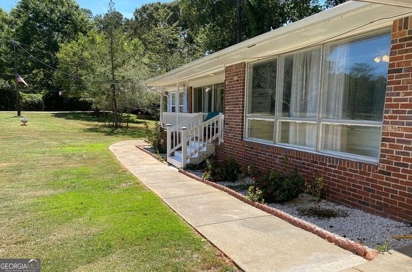 230 North Drive, Hampton