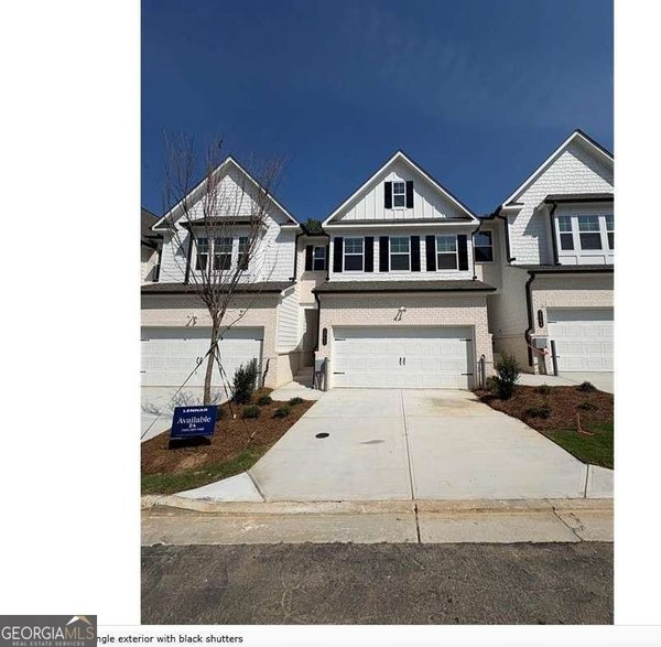 2562 States Avenue, Doraville