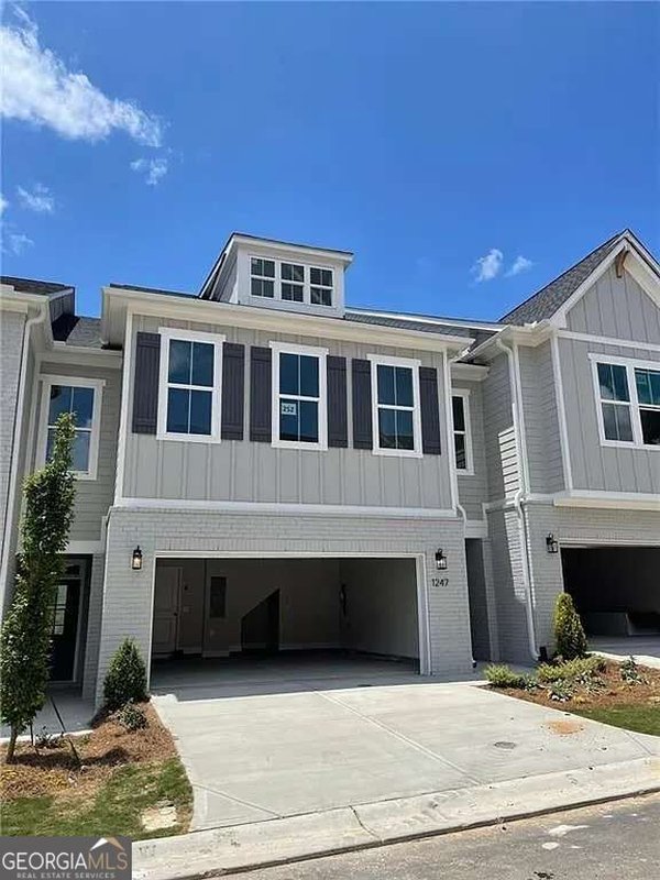 main picture of 1247 Winterhaven Drive, Cumming