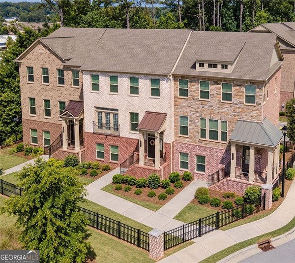 main picture of 352 Provenance Drive, Sandy Springs