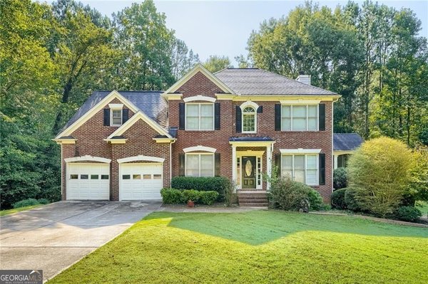 main picture of 560 Hopewell Downs Drive, Milton