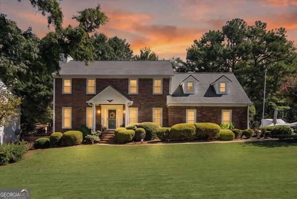 1909 Kemp Road, Marietta
