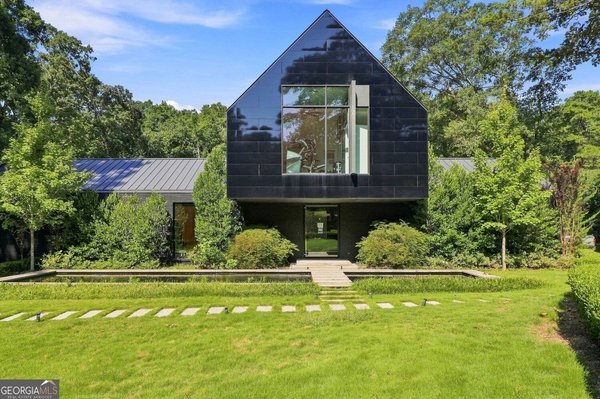 main picture of 2716 Ridgewood Road, Atlanta