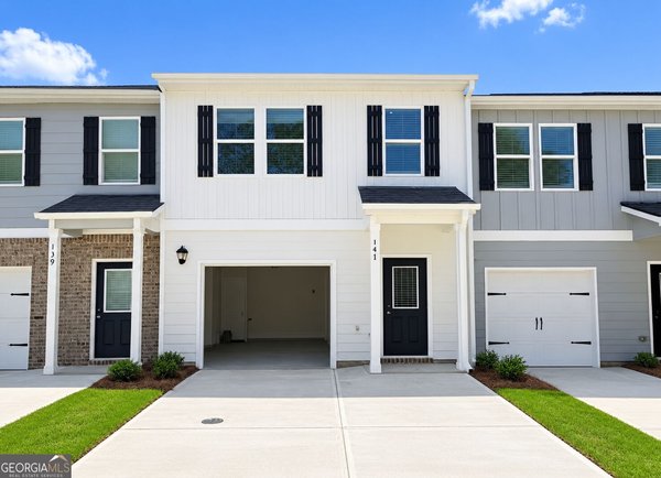 141 Village Green Drive Adairsville