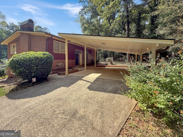 625 Forest Road, Athens