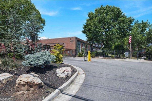 5200 Peachtree Road, Atlanta