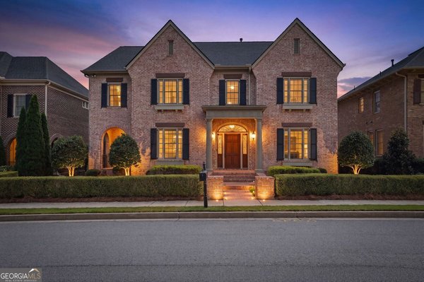 main picture of 7965 Georgetown Circle, Suwanee