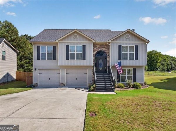 main picture of 1690 Dillard Way, Bethlehem