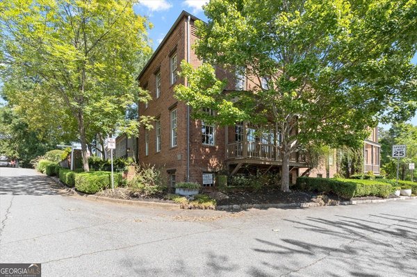 main picture of 65 Sloan Street, Roswell
