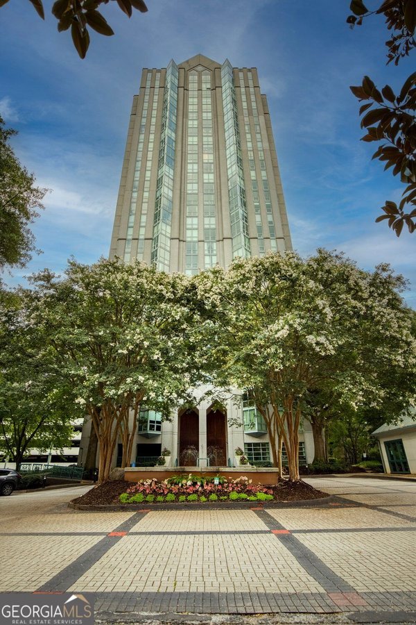 2870 Pharr Court South, Atlanta