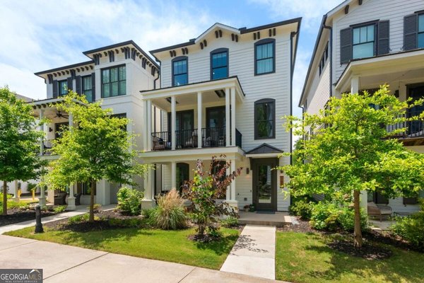 main picture of 300 Villa Magnolia Lane, Alpharetta