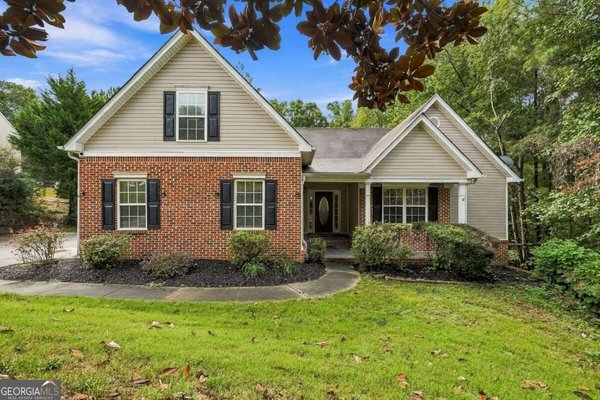 main picture of 6749 Carriage Walk Lane, Flowery Branch