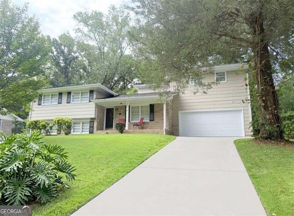 927 Magna Carta Drive, Atlanta