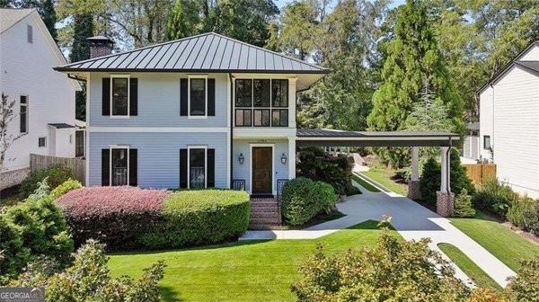 2706 Winding Lane, Brookhaven