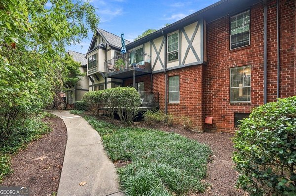 main picture of 6851 Roswell Road, Sandy Springs