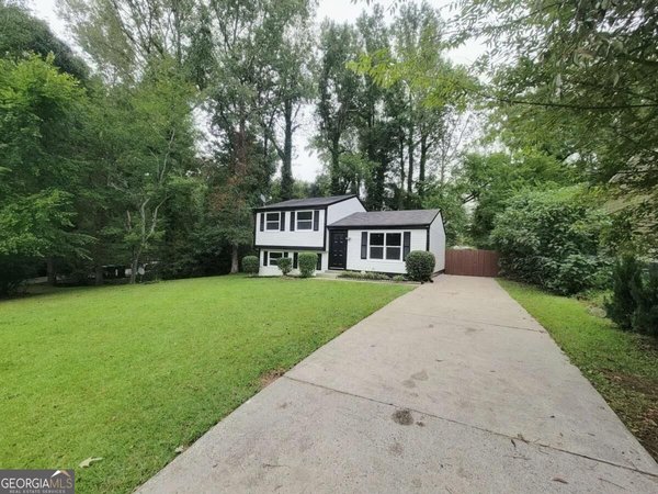 726 Lawndale Court, Norcross