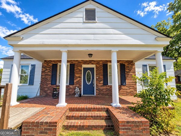 5828 Oak Street Eastman