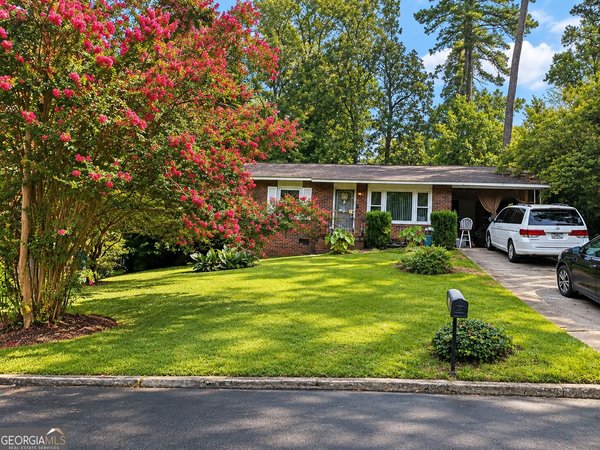 main picture of 127 Ellendale Lane, Atlanta
