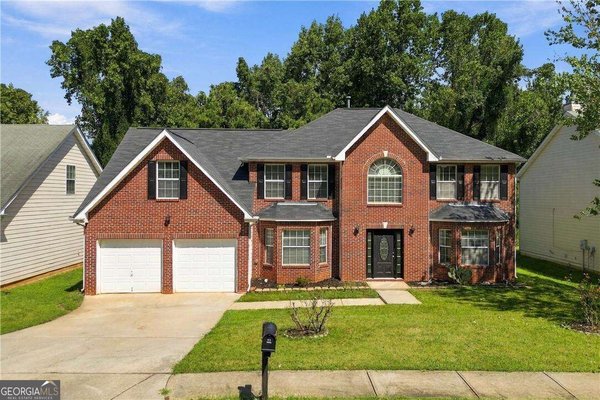 645 Wildboar Court, Fairburn